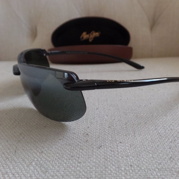 Maui Jim BANYANS Rimless Sunglasses - Gloss Black Frame w/ Grey Lens - Picture 5 of 10